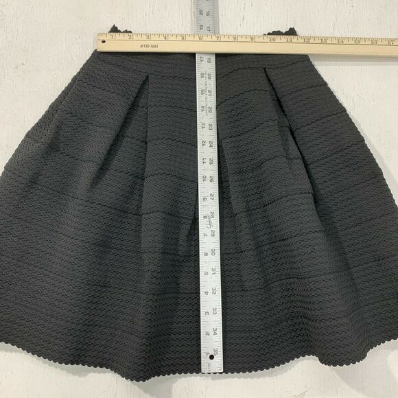 Express Structured Flare Pouf Skirt Women Size XS Black Textured Pleated Rubber - Picture 5 of 9